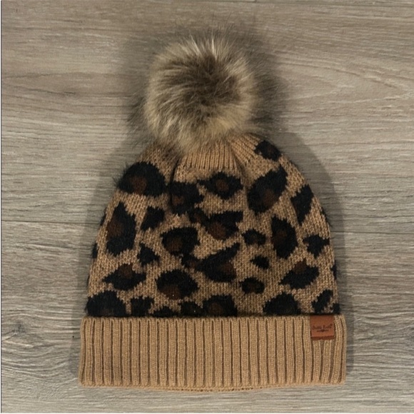 Britts Knits Accessories - NWOT Britt’s Knits Leopard Print Beanie with Pom Pom